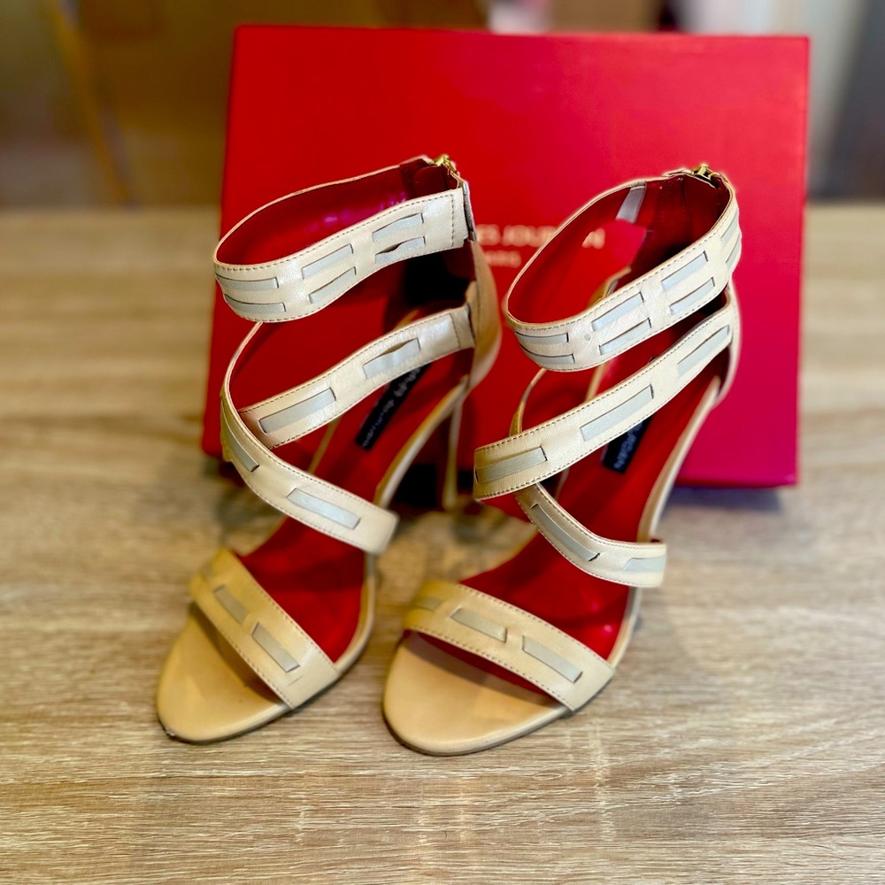 Charles Jourdan Nude Heels size 7